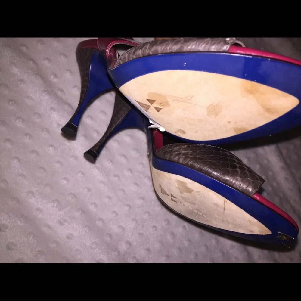 Sandals - Picture 3 of 3